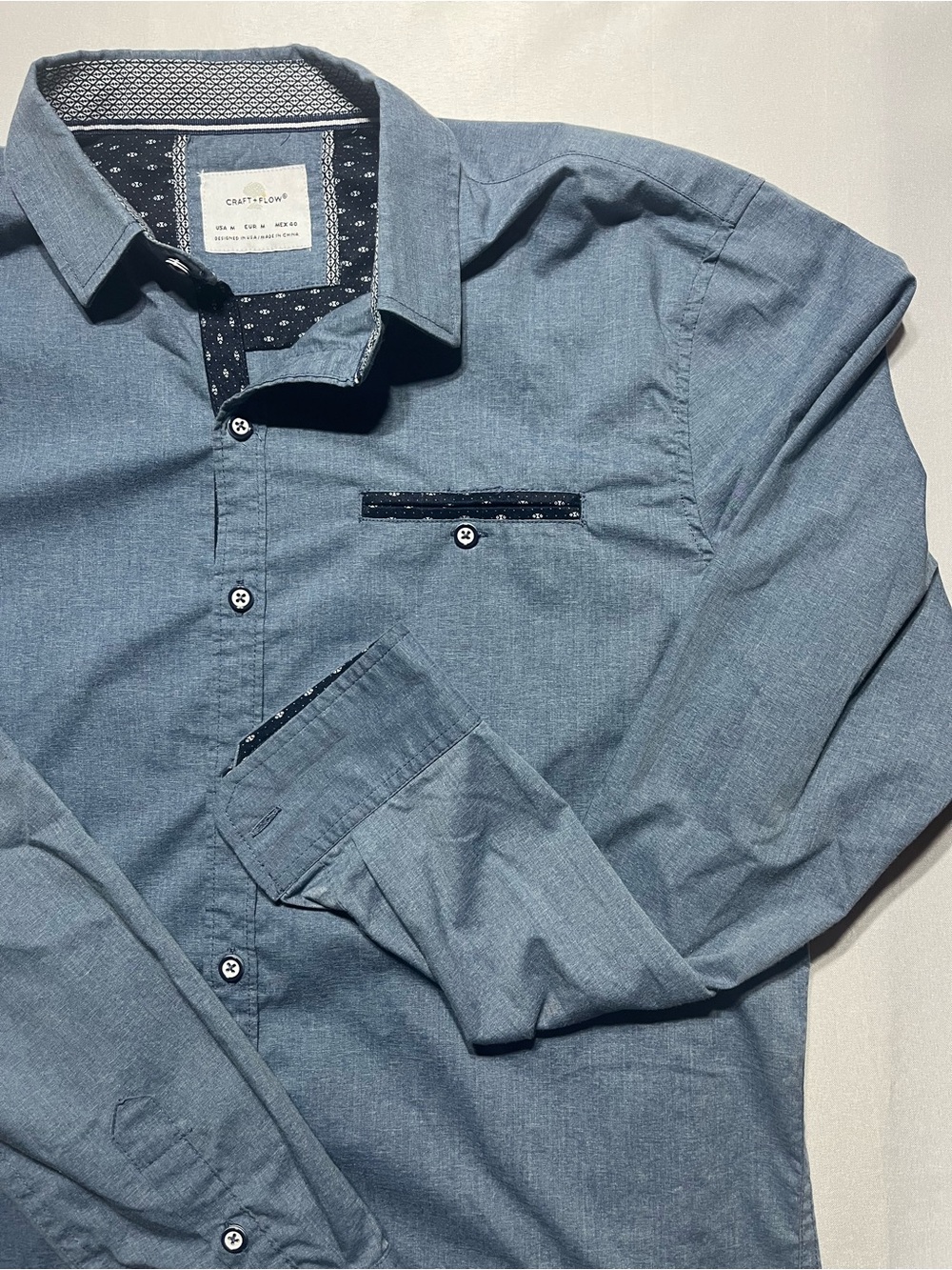 Craft & Flow Men's Medium Light Blue Button-Up Long Sleeve Collared Shirt